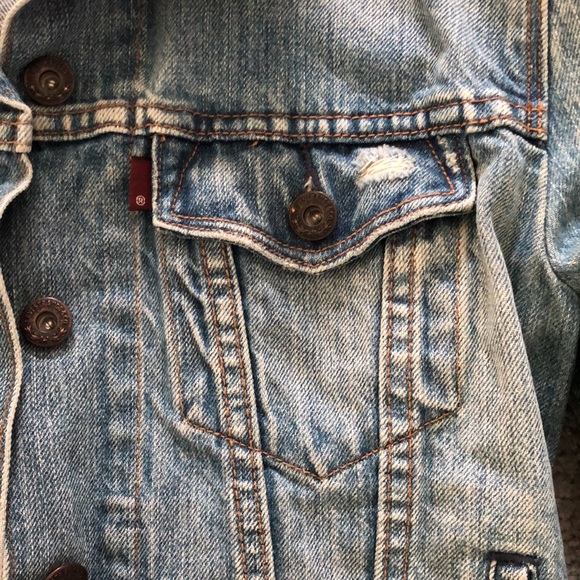 Levi’s Jean Jacket - Picture 2 of 5